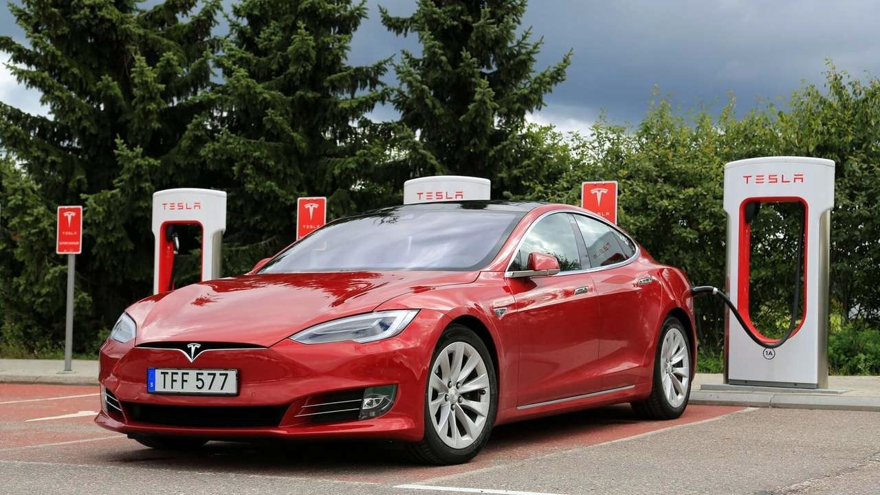 Tesla, binlerce aracı geri çağırdı