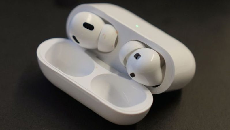 Apple AirPods’lara çeviri hizmeti geliyor