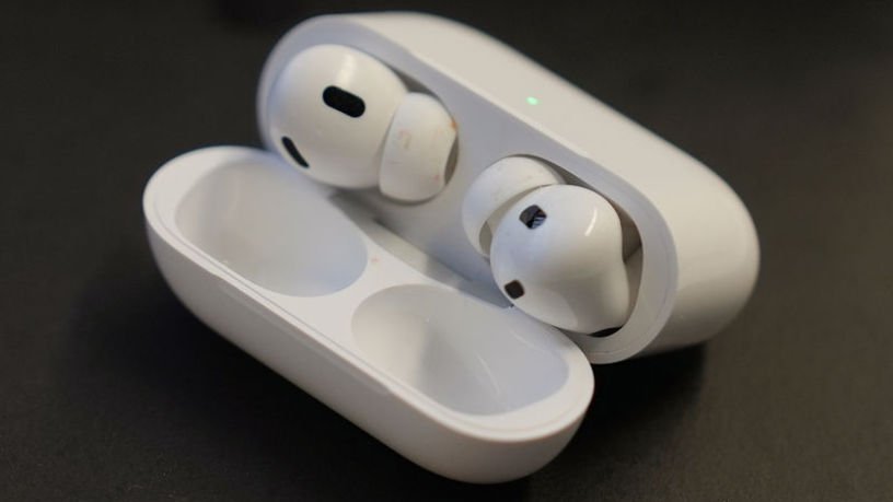 Apple AirPods’lara çeviri hizmeti geliyor